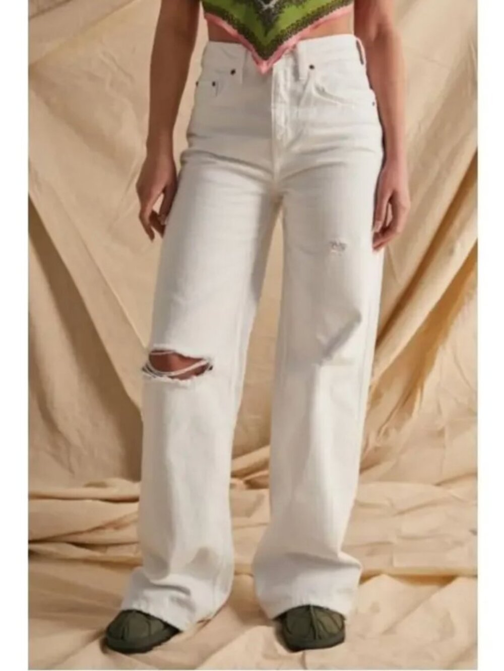 BDG Urban Outfitters White Puddle Super High Waist Wide Leg Jeans Size 29